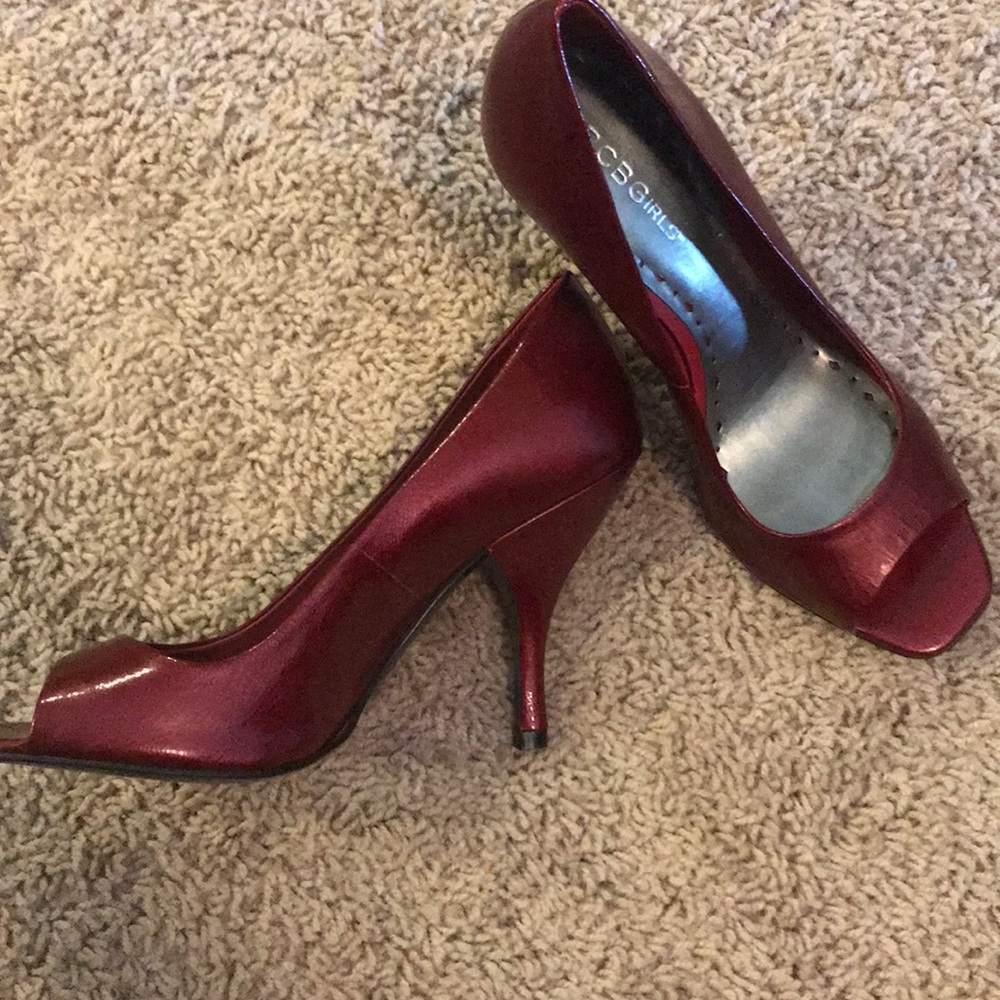 Red high heels - Picture 2 of 3